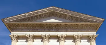 Maison Carrée, pediment of the rear side